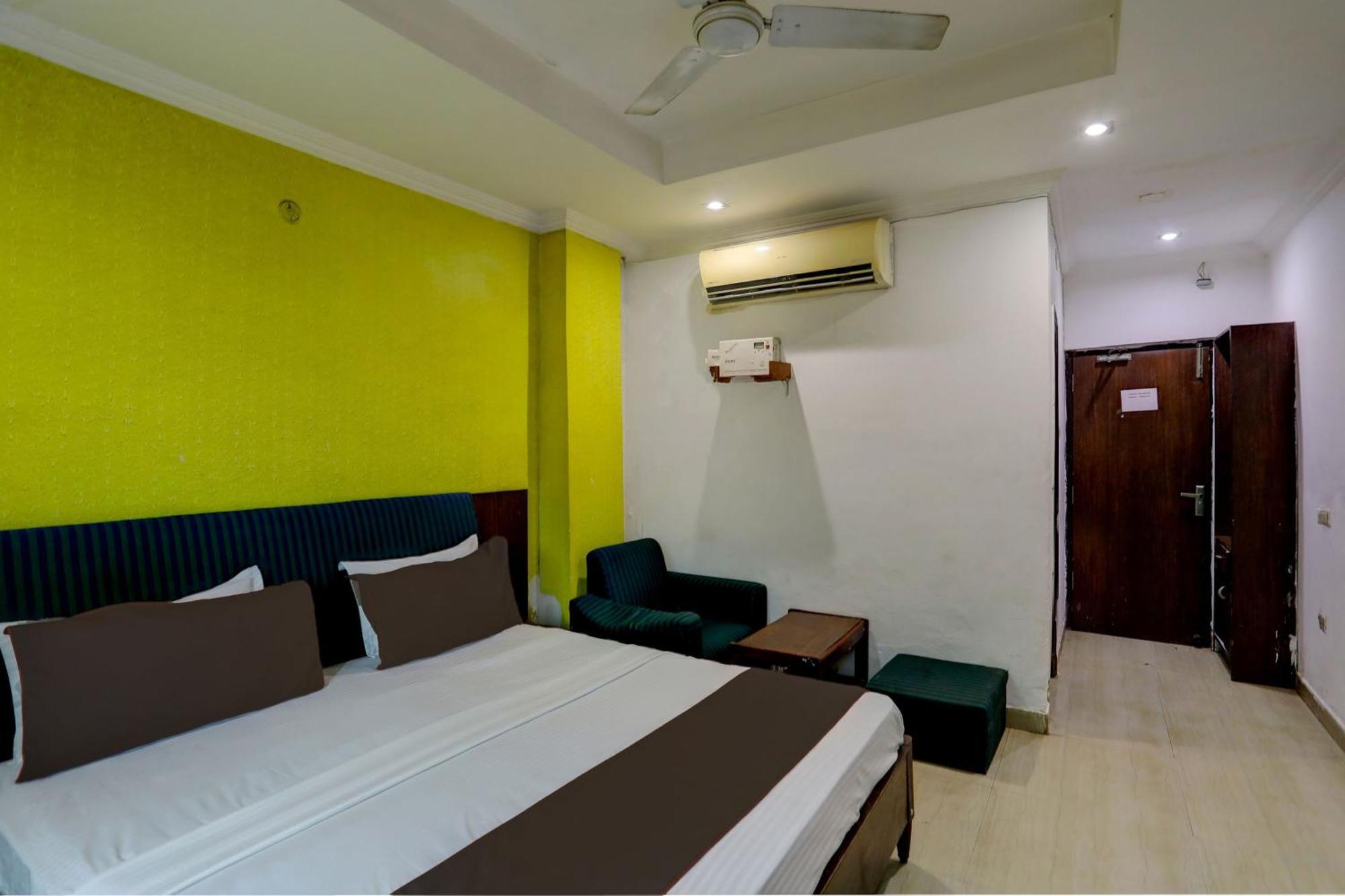 Hotel Monarch Inn 勒克瑙 外观 照片