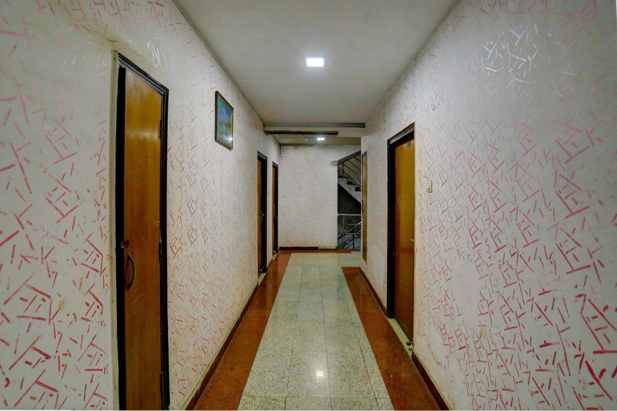 Hotel Monarch Inn 勒克瑙 外观 照片
