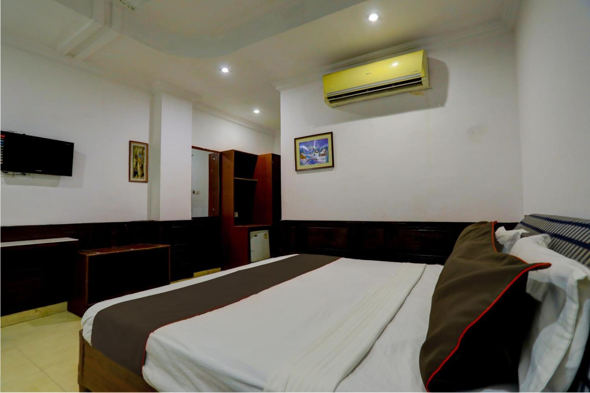 Hotel Monarch Inn 勒克瑙 外观 照片