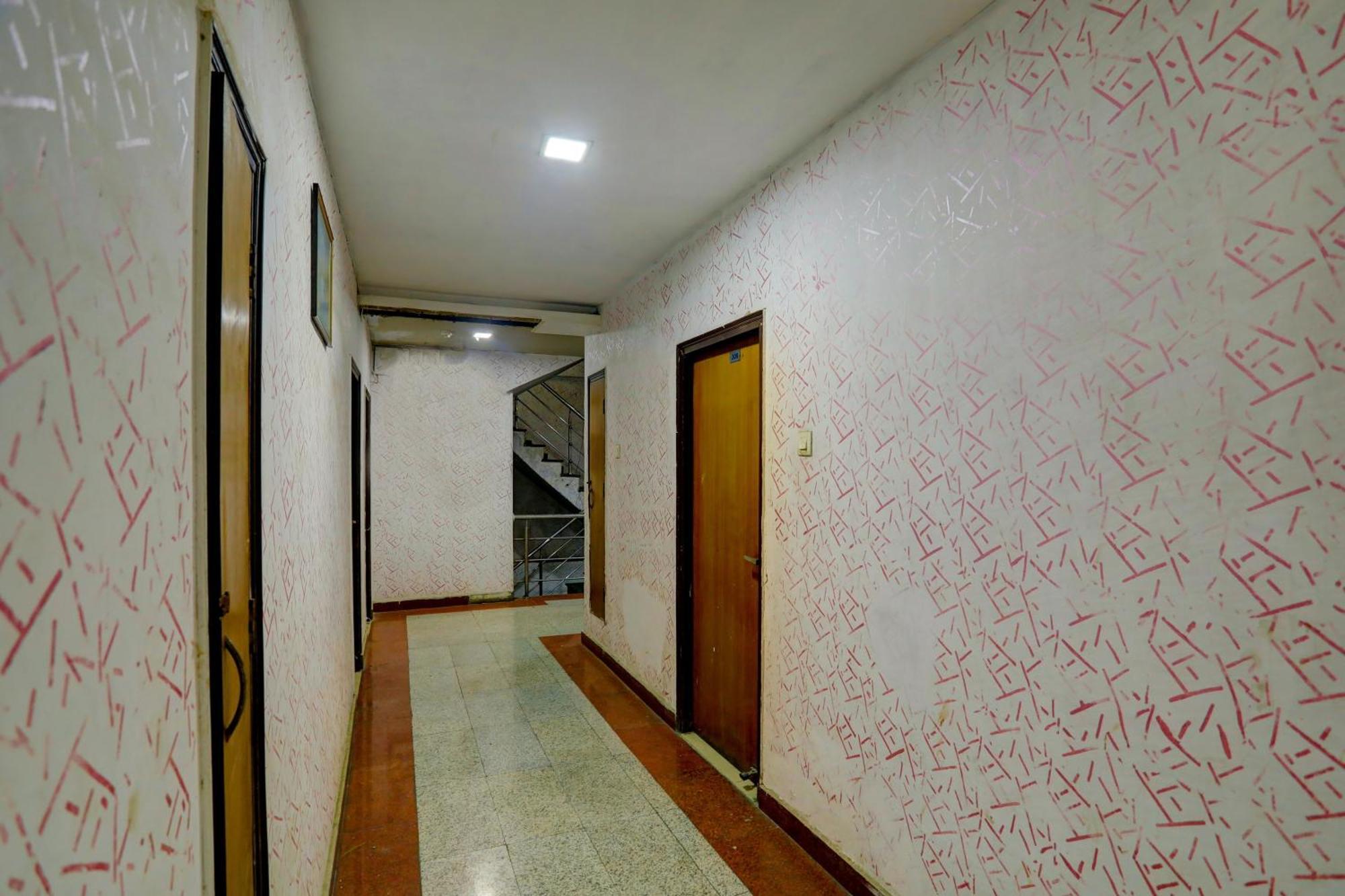 Hotel Monarch Inn 勒克瑙 外观 照片
