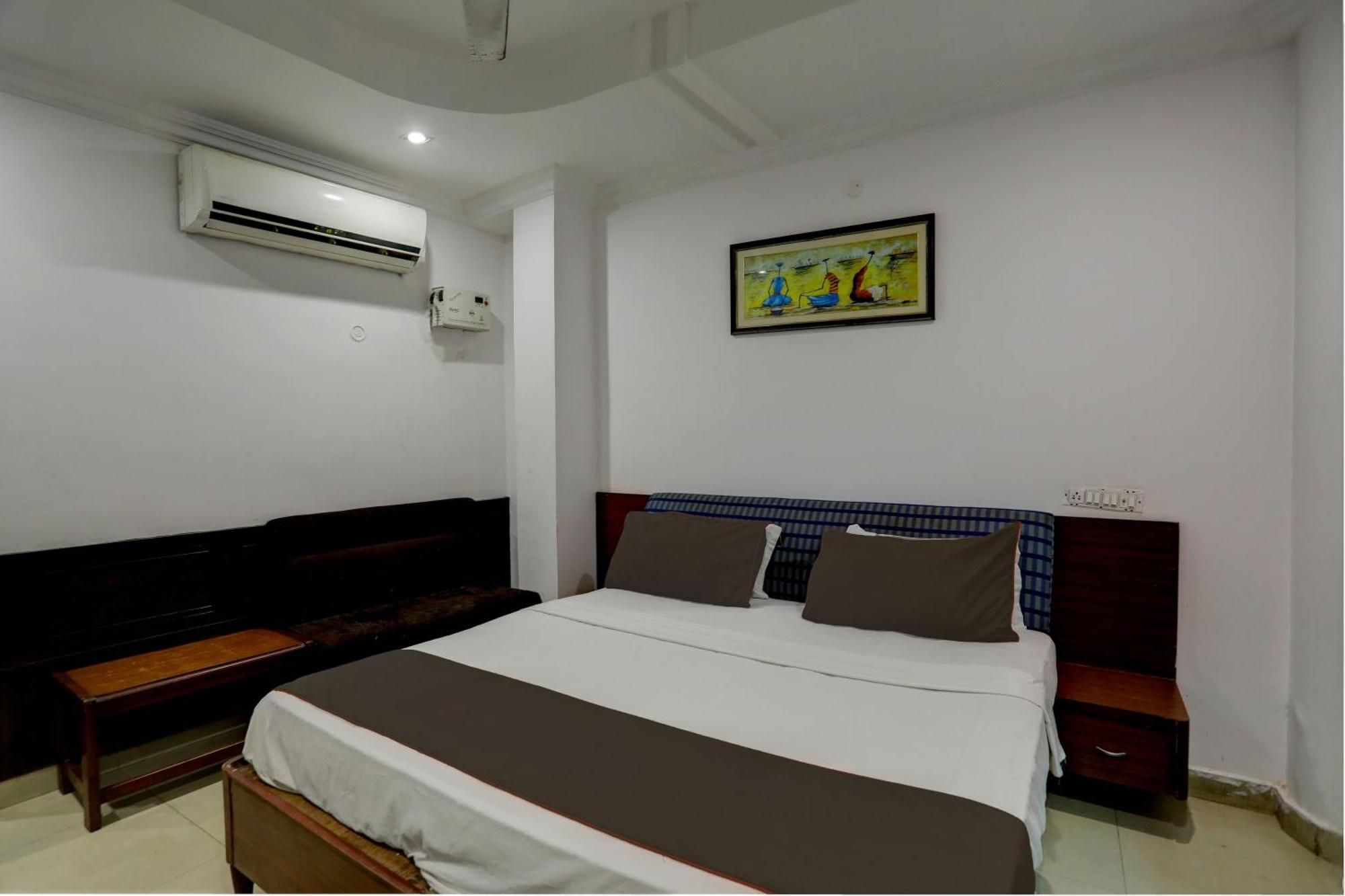 Hotel Monarch Inn 勒克瑙 外观 照片