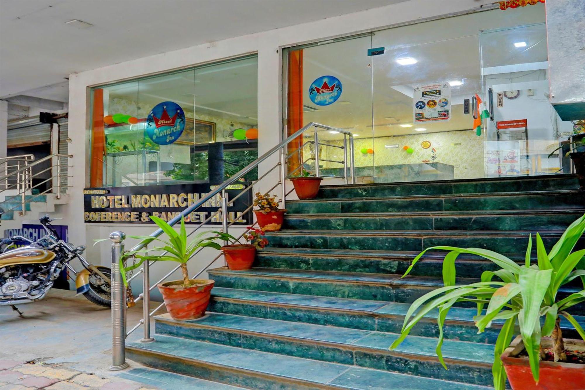 Hotel Monarch Inn 勒克瑙 外观 照片