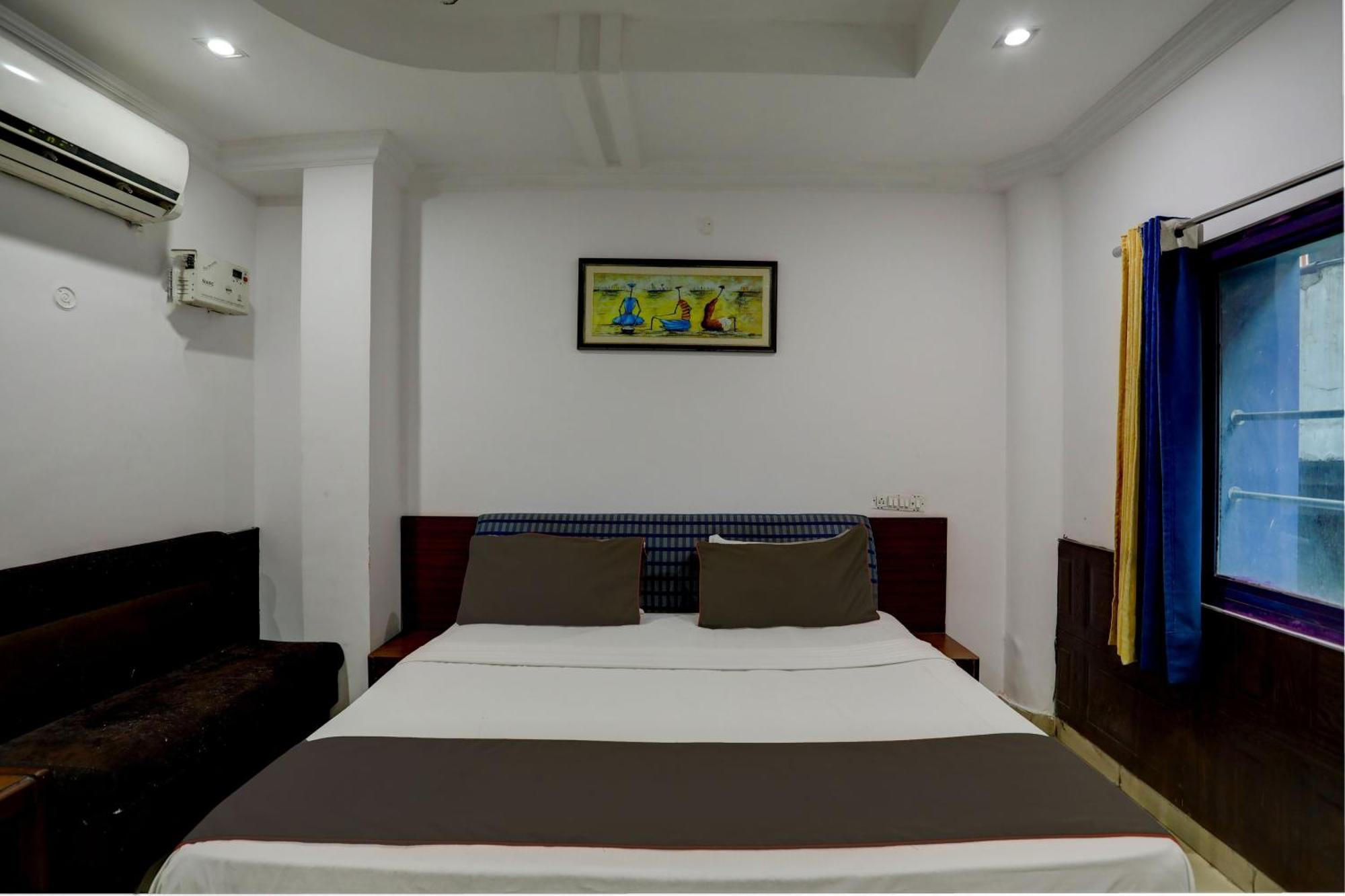 Hotel Monarch Inn 勒克瑙 外观 照片