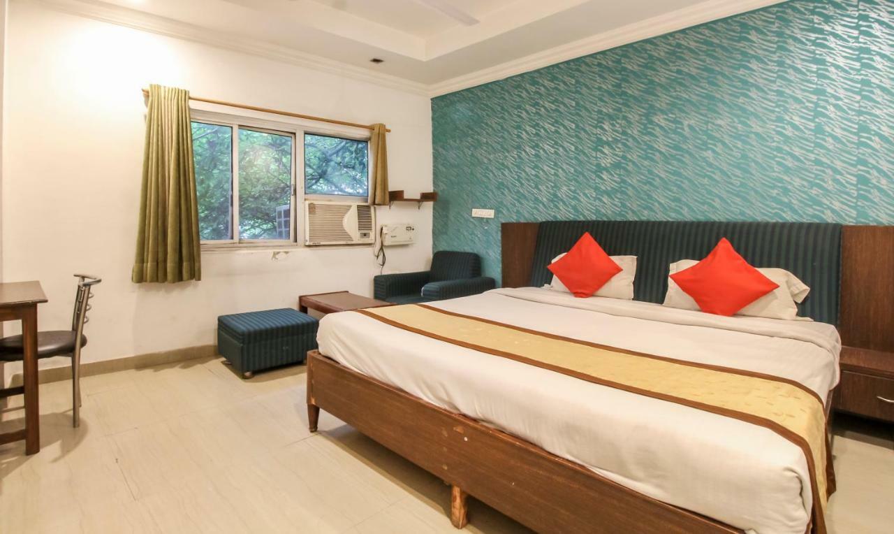 Hotel Monarch Inn 勒克瑙 外观 照片