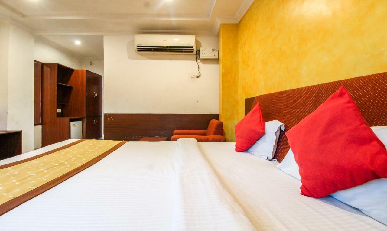 Hotel Monarch Inn 勒克瑙 外观 照片