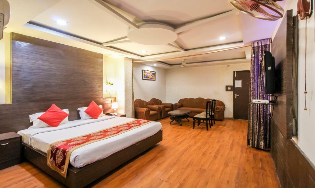 Hotel Monarch Inn 勒克瑙 外观 照片