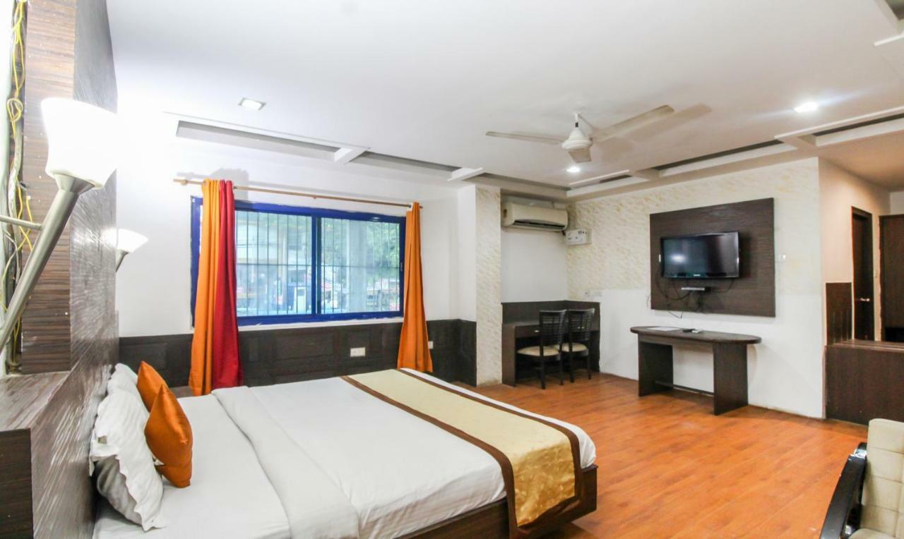 Hotel Monarch Inn 勒克瑙 外观 照片