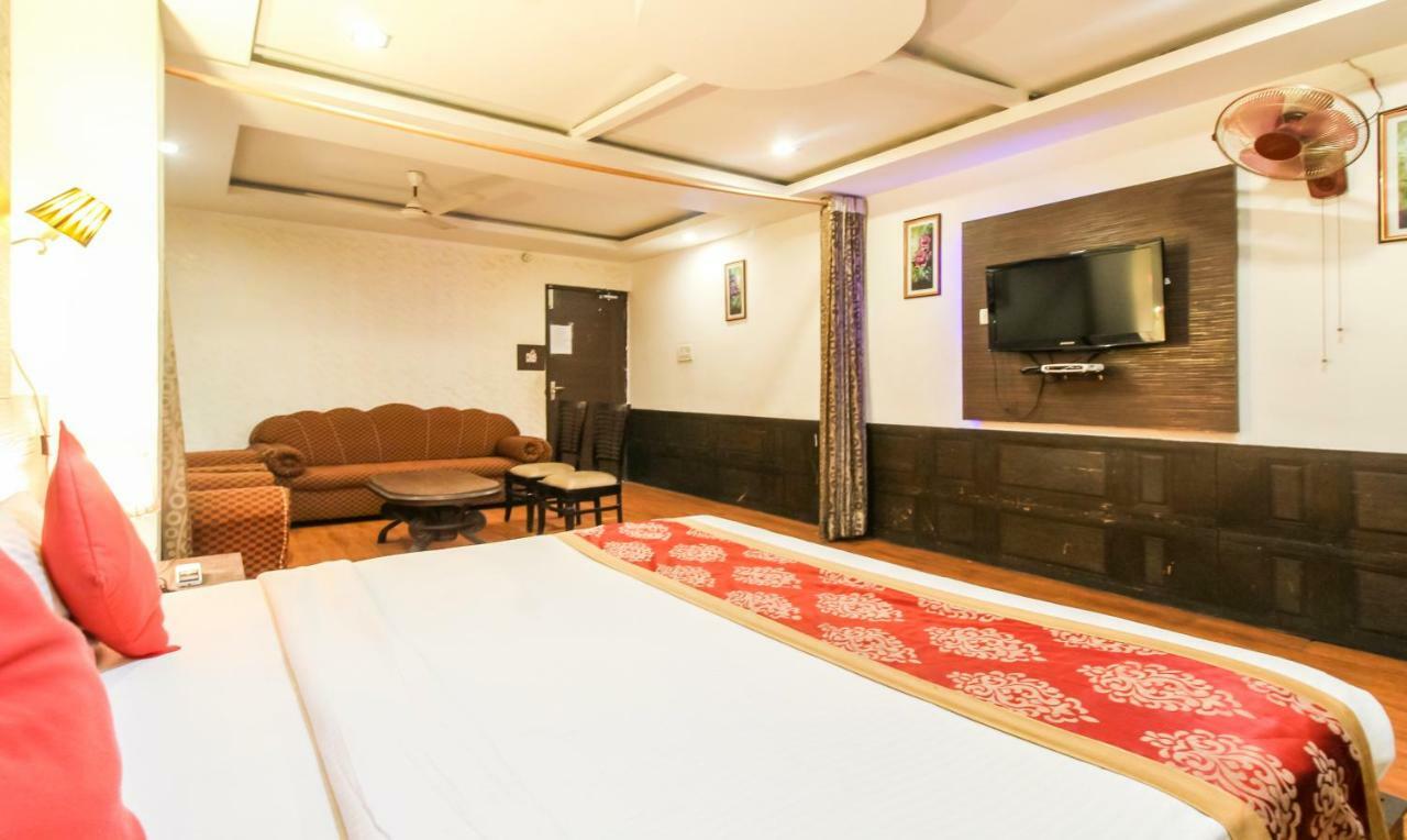 Hotel Monarch Inn 勒克瑙 外观 照片