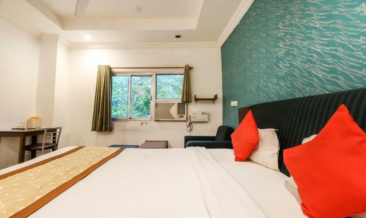 Hotel Monarch Inn 勒克瑙 外观 照片