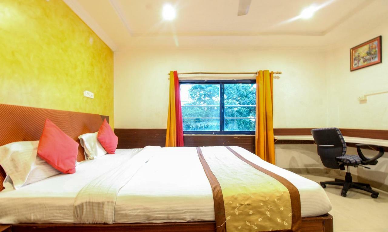 Hotel Monarch Inn 勒克瑙 外观 照片