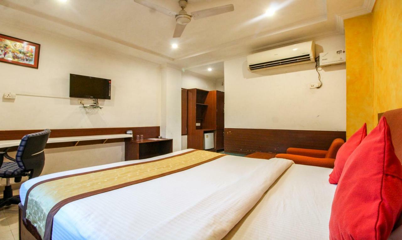 Hotel Monarch Inn 勒克瑙 外观 照片